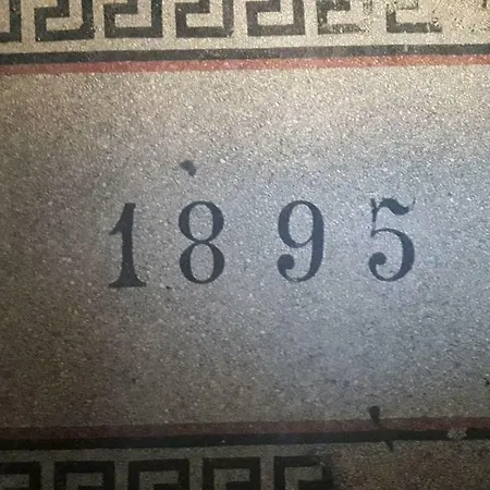 Cozy Downtown 公寓